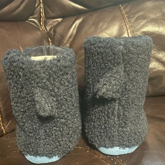 Totes toasties Blue Kid Shark Slipper boots Medium 13-1 - Picture 3 of 8